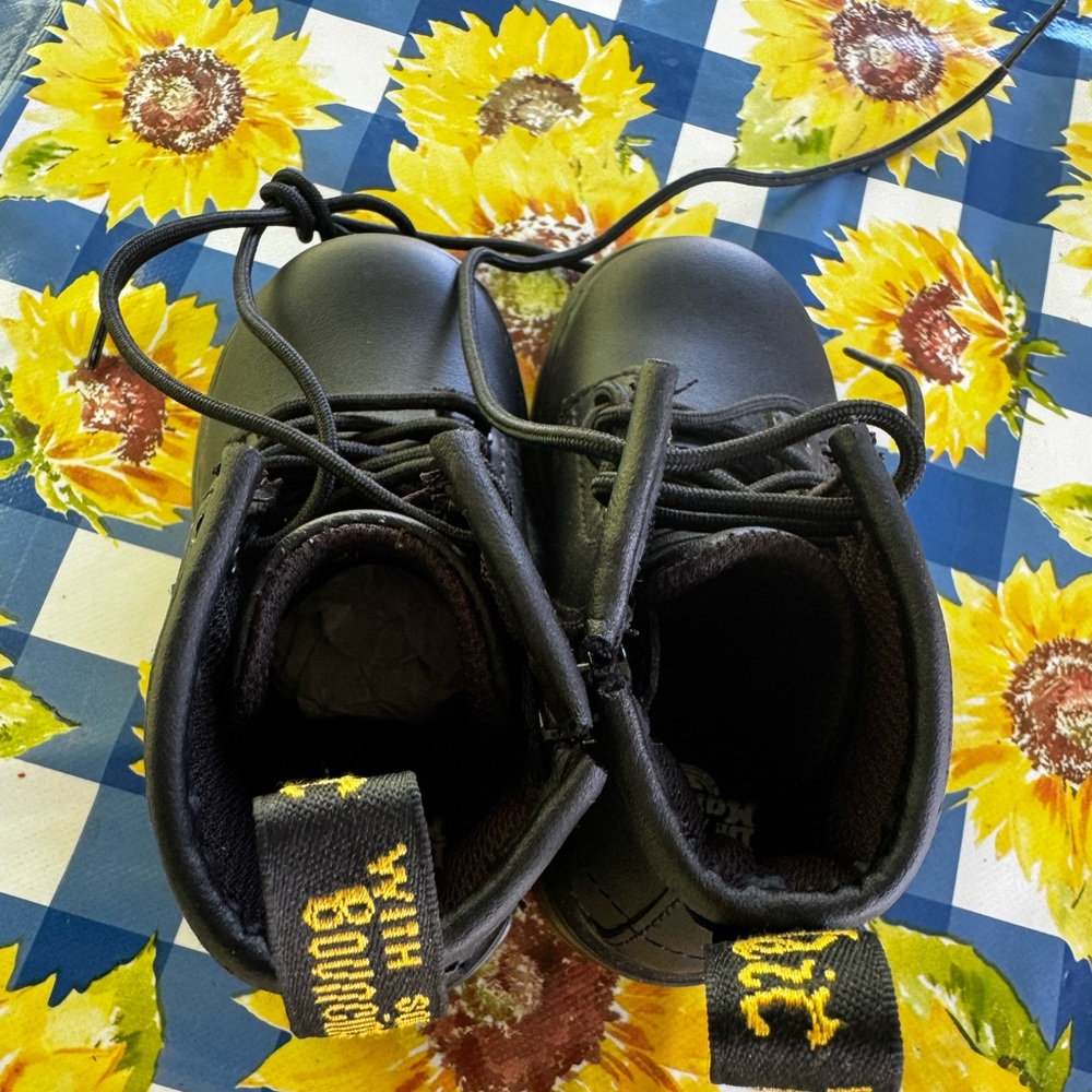 Doc Martens Toddler Leather Boots - Picture 6 of 7